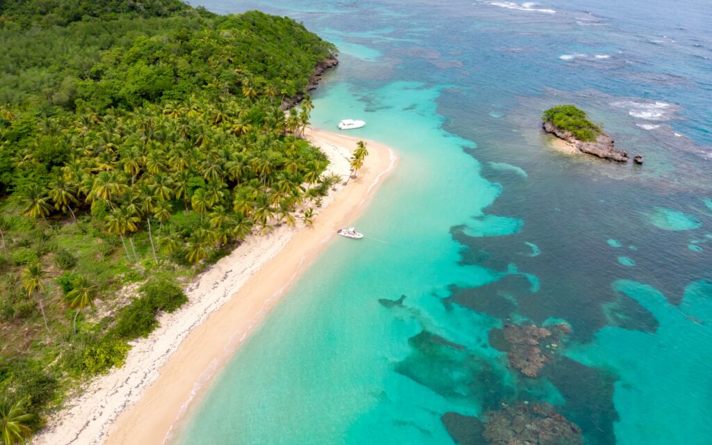 Uma viagem pelo Caribe: descobrindo as belezas das ilhas paradisíacas